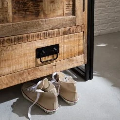 Wolf-Möbel Drehtürenschrank Iron I - Mangoholz massiv -Schlafzimmer Verkaufe DE 1000104072 191024 17544300014 MOOD DETAILS P000000001000104072 mood