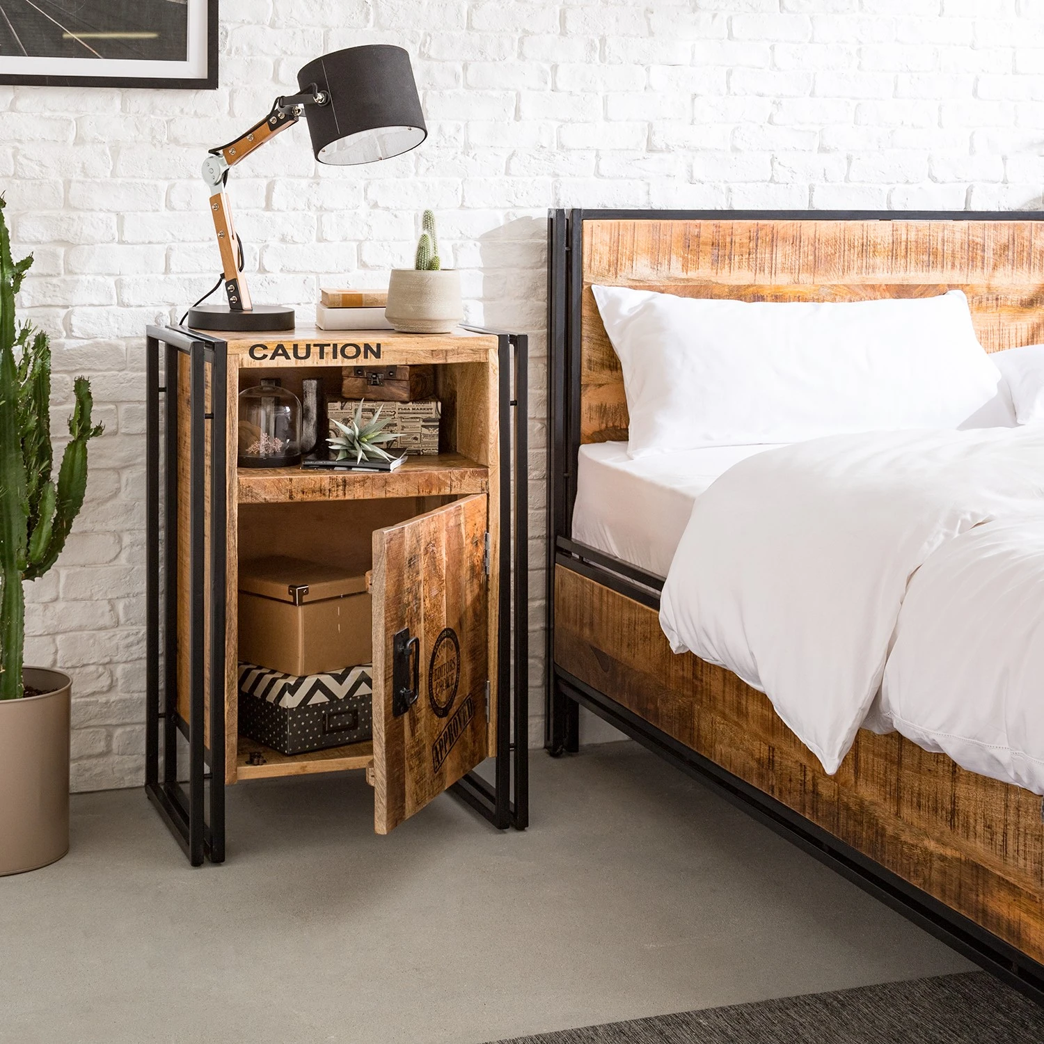 Wolf-Möbel Nachtkommode Iron - Mango massiv / Eisen 4 Wolf-Möbel Nachtkommode Iron - Mango massiv / Eisen – Bild 4