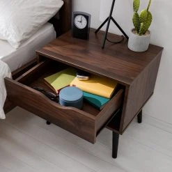 Mørteens Nachtkommode Gjora I - Walnuss Dekor -Schlafzimmer Verkaufe DE 1000123454 190405 15413700003 GALLERYIMAGES P000000001000123454