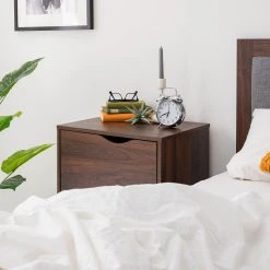 Mørteens Nachtkommode Gjora II - Walnuss Dekor -Schlafzimmer Verkaufe DE 1000123455 190405 15413800010 GALLERYIMAGES P000000001000123455