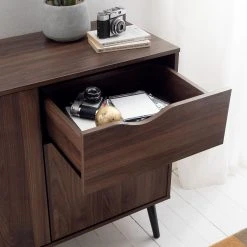 Mørteens Kommode Gjora I - Gummibaum teilmassiv - Walnuss -Schlafzimmer Verkaufe DE 1000123695 190325 11253100008 GALLERYIMAGES P000000001000123695