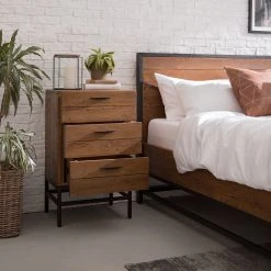 Ars manufacti Nachtkommode Grasby - Altholz Pinie / Metall - Pinie Dunkel / Schwarz -Schlafzimmer Verkaufe DE 1000145188 200110 18420600003 MOOD DETAILS P000000001000145188 mood