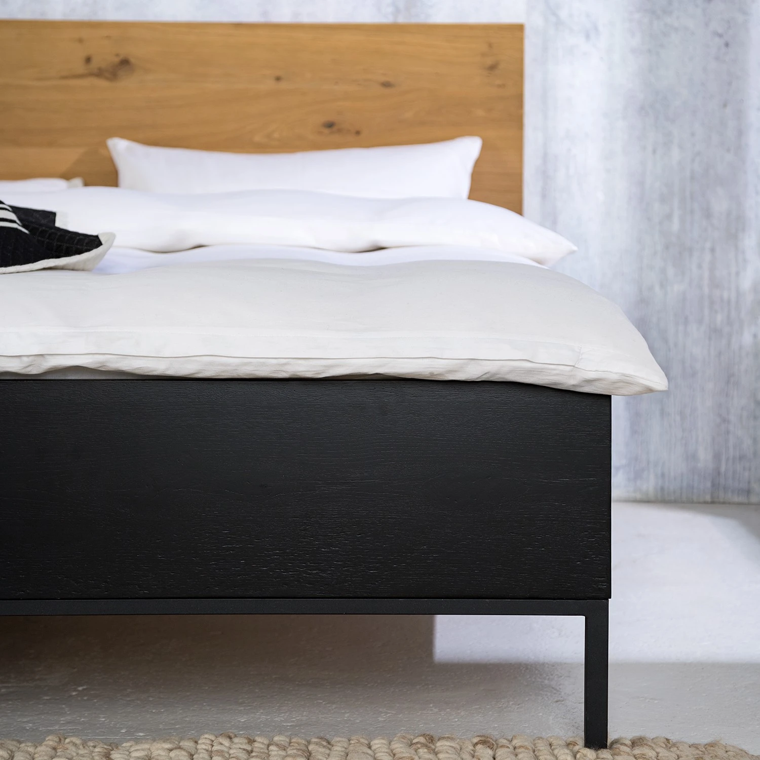Studio Copenhagen Bettgestell Flox - Echtholzfurnier - Eiche / Schwarz 9 Studio Copenhagen Bettgestell Flox - Echtholzfurnier - Eiche / Schwarz – Bild 9
