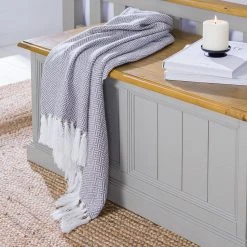 Maison Belfort Truhe Lavalle - Kiefer teilmassiv - Kiefer / Hellgrau -Schlafzimmer Verkaufe DE 1000224196 210811 12061100003 DETAILS P000000001000224196