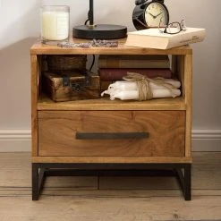 Ars manufacti Nachtkommode Woodson II - Akazie massiv / Metall - Akazie Hellbraun -Schlafzimmer Verkaufe DE 1000339806 220311 022 MOOD DETAILS P000000001000339806 mood